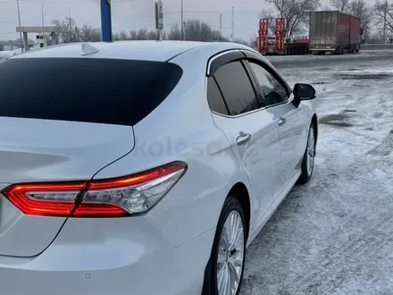 Toyota Camry 2018 года за 14 200 000 тг. в Алматы – фото 5