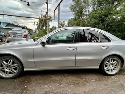 Mercedes-Benz E 320 2005 года за 5 500 000 тг. в Алматы – фото 4