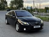 Toyota Camry 2010 года за 7 290 000 тг. в Караганда – фото 2