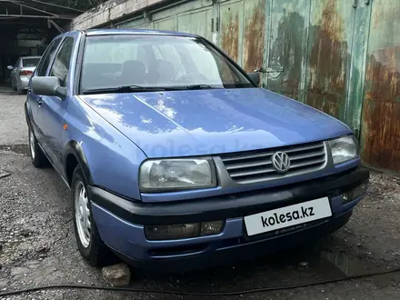Volkswagen Vento 1993 года за 1 000 000 тг. в Шымкент