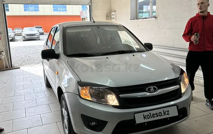 ВАЗ (Lada) Granta 2190 2015 годаүшін3 400 000 тг. в Актобе