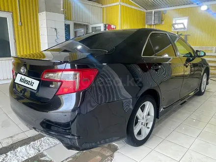 Toyota Camry 2013 года за 8 500 000 тг. в Атырау – фото 3