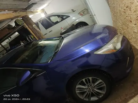 Toyota Camry 2016 года за 6 500 000 тг. в Актобе – фото 12