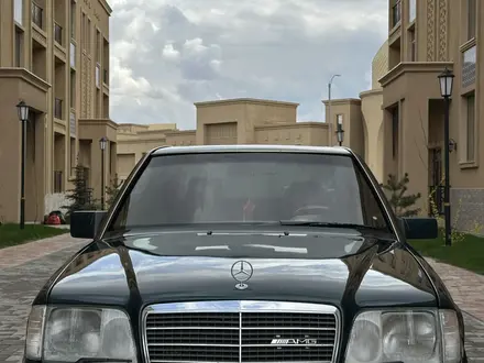 Mercedes-Benz E 220 1994 года за 3 900 000 тг. в Туркестан – фото 4