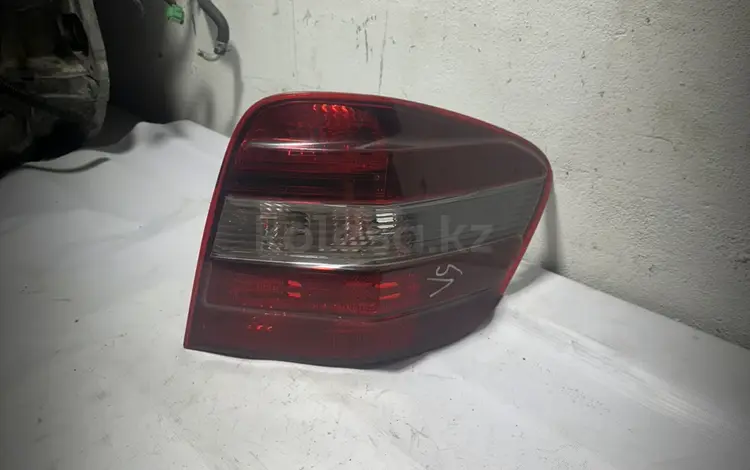 Фонарь задний правый Mercedes Ml163 за 40 000 тг. в Караганда
