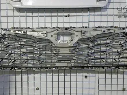 Решетка Радиатора Хайландер 20-22 под камеру ХРОМ за 60 000 тг. в Алматы – фото 2