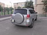 Toyota RAV4 2006 года за 6 000 000 тг. в Туркестан – фото 2
