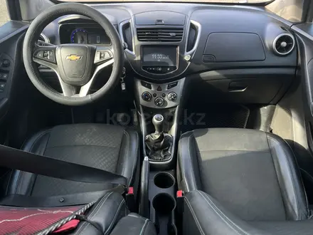 Chevrolet Tracker 2015 года за 5 200 000 тг. в Атырау – фото 8