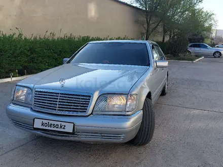 Mercedes-Benz S 320 1997 года за 3 800 000 тг. в Актау – фото 2