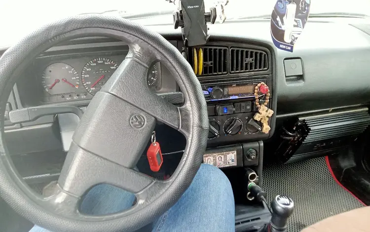 Volkswagen Passat 1990 годаүшін1 400 000 тг. в Караганда