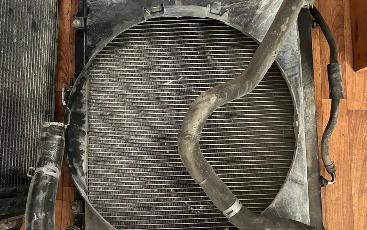 Радиатор основной охлаждения Mitsubishi Pajero4 3.0 диффузор за 50 000 тг. в Алматы