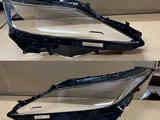 Стекло фары на LEXUS RX за 2 000 тг. в Алматы