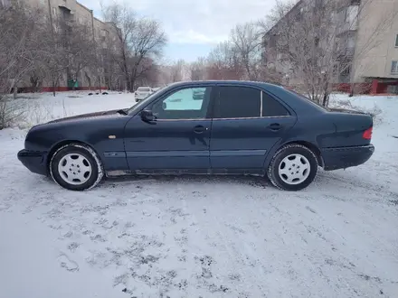 Mercedes-Benz E 240 1998 года за 3 100 000 тг. в Семей – фото 11