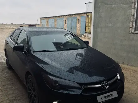 Toyota Camry 2017 года за 8 000 000 тг. в Жанаозен – фото 5