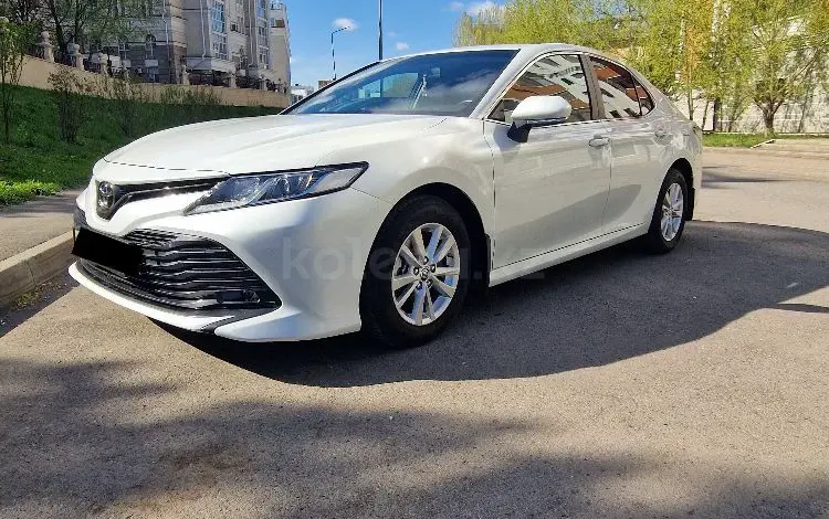 Toyota Camry 2021 года за 11 990 000 тг. в Астана