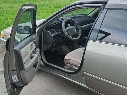Toyota Camry 1997 года за 2 800 000 тг. в Усть-Каменогорск – фото 3