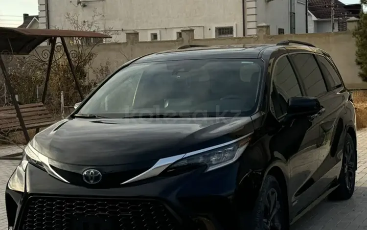 Toyota Sienna 2021 года за 21 700 000 тг. в Актау