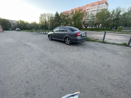 Toyota Avensis 2005 года за 4 500 000 тг. в Петропавловск – фото 2