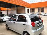 Chevrolet Spark 2009 года за 2 350 000 тг. в Шымкент – фото 4