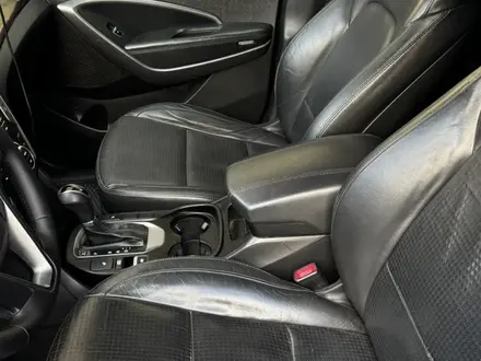 Hyundai Santa Fe 2012 года за 9 000 000 тг. в Астана – фото 15