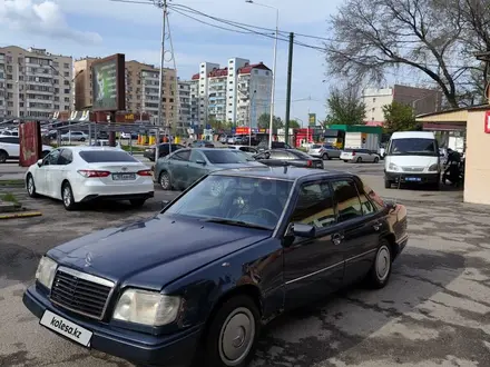 Mercedes-Benz E 280 1993 года за 1 600 000 тг. в Алматы – фото 2