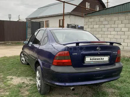 Opel Vectra 1996 года за 1 250 000 тг. в Байтерек – фото 4