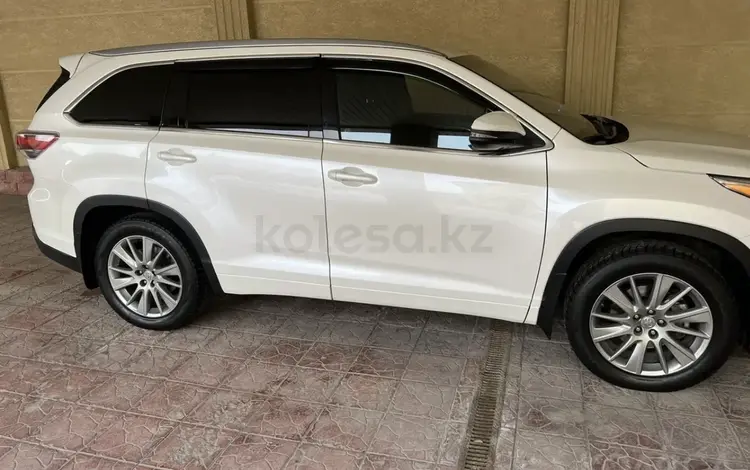 Toyota Highlander 2014 годаfor18 000 000 тг. в Караганда