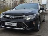 Toyota Camry 2018 года за 13 200 000 тг. в Семей – фото 2