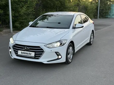 Hyundai Elantra 2018 года за 6 500 000 тг. в Астана – фото 2