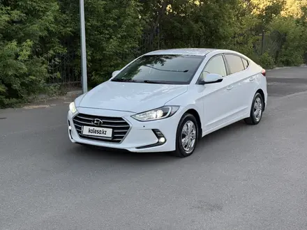 Hyundai Elantra 2018 года за 6 500 000 тг. в Астана
