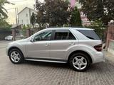 Mercedes-Benz ML 350 2005 годаүшін8 500 000 тг. в Алматы – фото 2