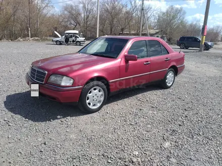 Mercedes-Benz C 200 1995 года за 2 400 000 тг. в Караганда – фото 2