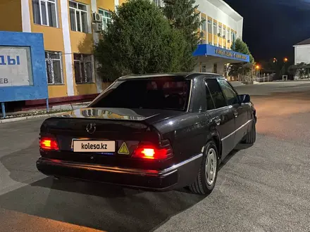 Mercedes-Benz E 200 1989 года за 1 400 000 тг. в Тараз – фото 2