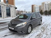 Toyota Sienna 2015 годаfor14 700 000 тг. в Астана