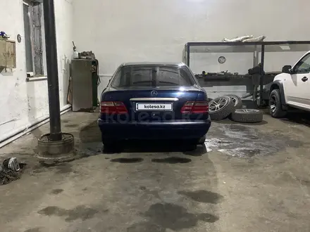 Mercedes-Benz E 280 1996 года за 3 000 000 тг. в Алтай