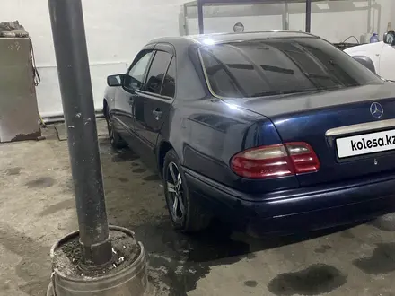 Mercedes-Benz E 280 1996 года за 3 000 000 тг. в Алтай – фото 2