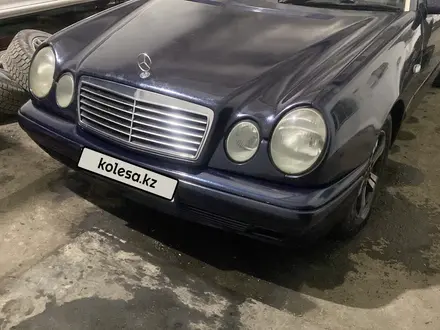 Mercedes-Benz E 280 1996 года за 3 000 000 тг. в Алтай – фото 4