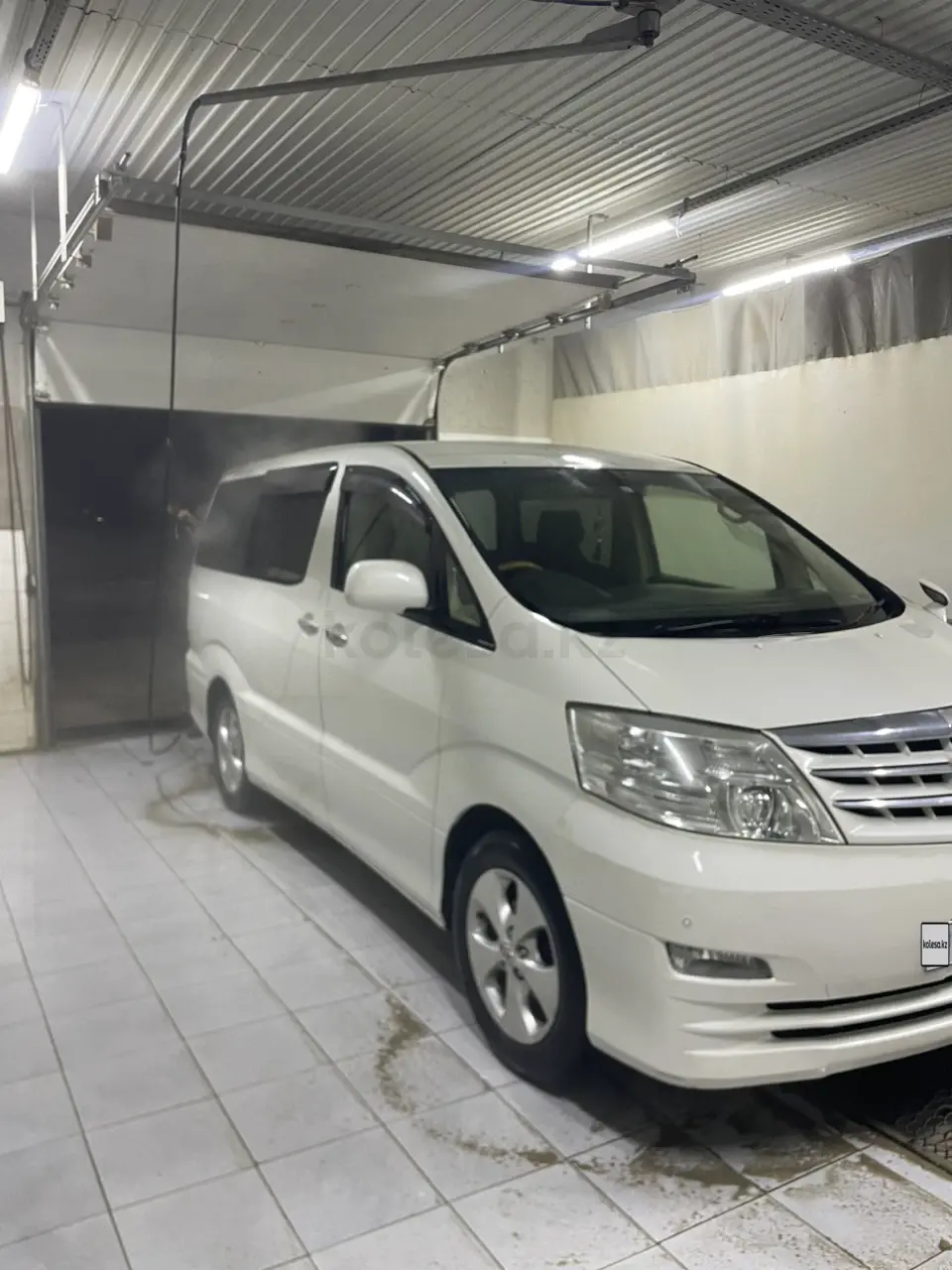 Toyota Alphard, 2006