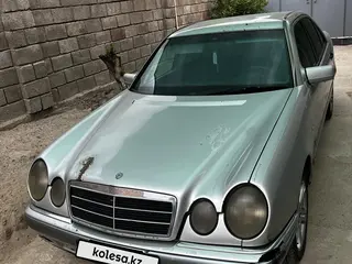 Mercedes-Benz E 230