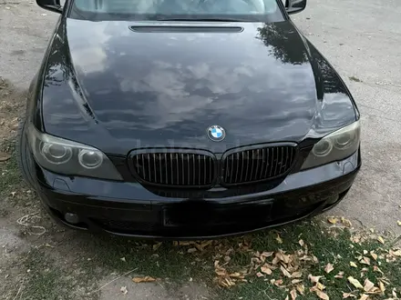 BMW 750 2007 года за 4 000 000 тг. в Алматы