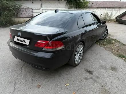 BMW 750 2007 года за 4 000 000 тг. в Алматы – фото 7
