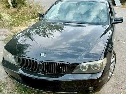 BMW 750 2007 года за 4 000 000 тг. в Алматы – фото 9