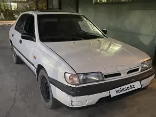 Ниссан Sunny, 1992
