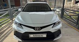 Toyota Camry 2021 года за 12 800 000 тг. в Алматы – фото 2