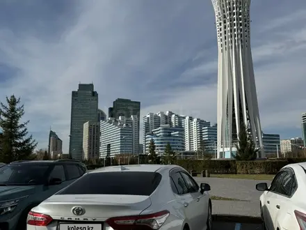 Toyota Camry 2019 года за 13 000 000 тг. в Астана