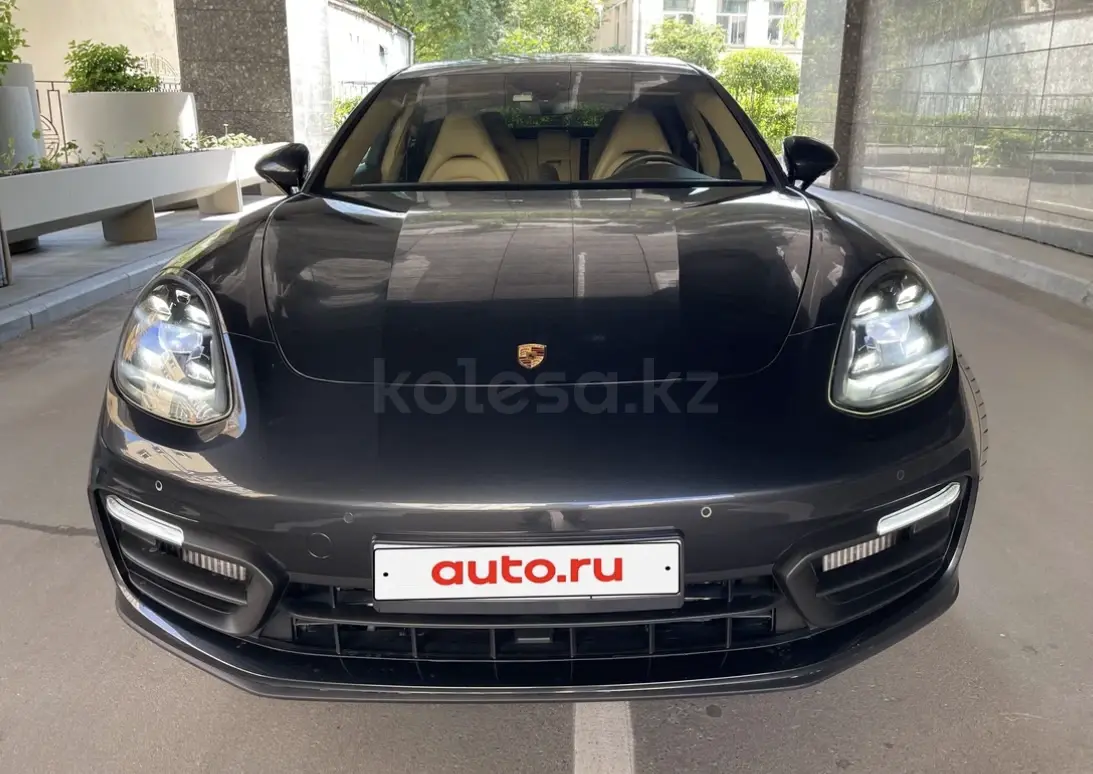 Porsche Panamera, 2022