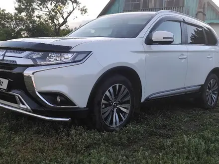 Mitsubishi Outlander 2020 года за 13 350 000 тг. в Костанай – фото 3