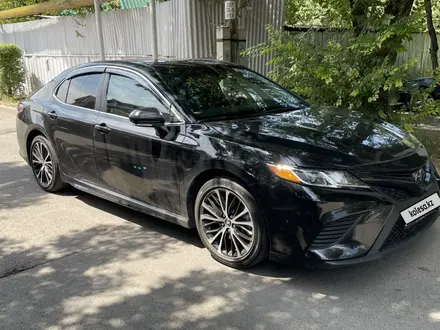 Toyota Camry 2019 года за 12 900 000 тг. в Алматы – фото 4