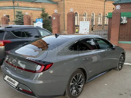 Hyundai Sonata 2023 года за 11 900 000 тг. в Актобе – фото 4
