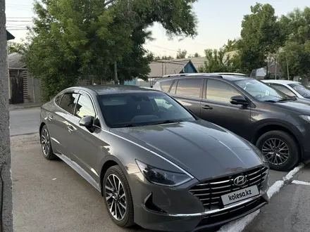 Hyundai Sonata 2023 года за 11 900 000 тг. в Актобе – фото 3